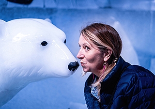 Kissing a polar bear