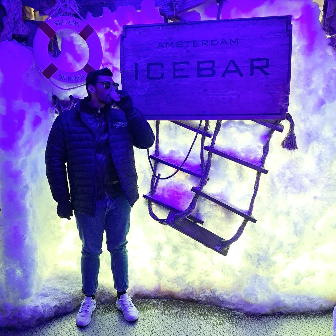 🧊 ❄️🥶Amsterdam IceBar 🧊❄️🥶
•
•
•
•
#icebar #icebaramsterdam #ibonemlife #amsterdam #holland #netherlands #iceroom #icecube #titanic #travel #drink #party #iceparty #pirates #polarbear #polar #amsterdamlife #followme #amsterdamicebar #travelgram #travelphotography #beautiful #followers #
@amsterdamicebar